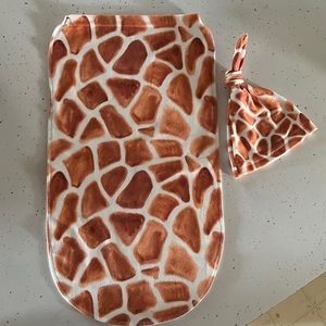 Giraffe swaddle and hat set